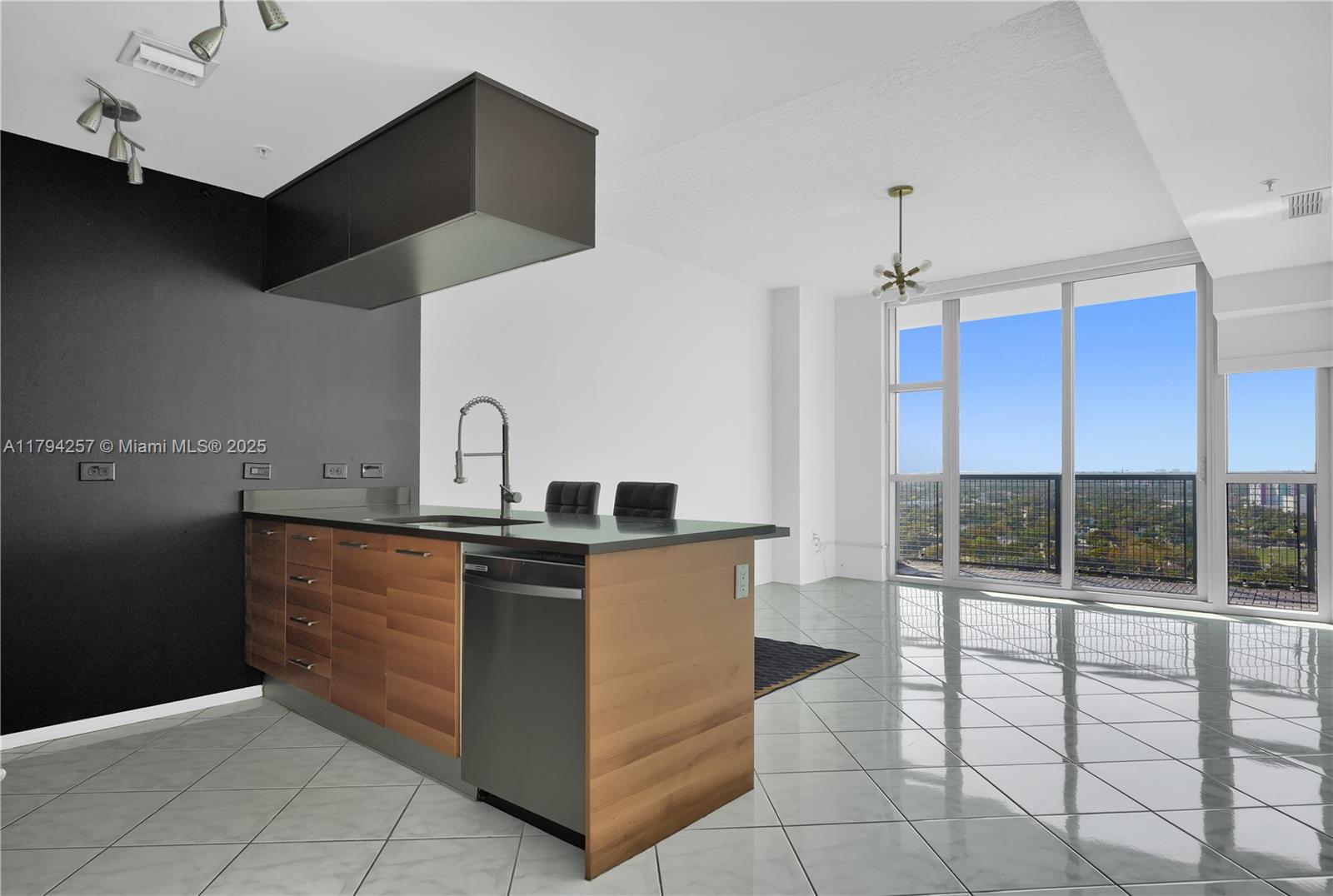 FOUR MIDTOWN MIAMI CONDO - Residential Lease