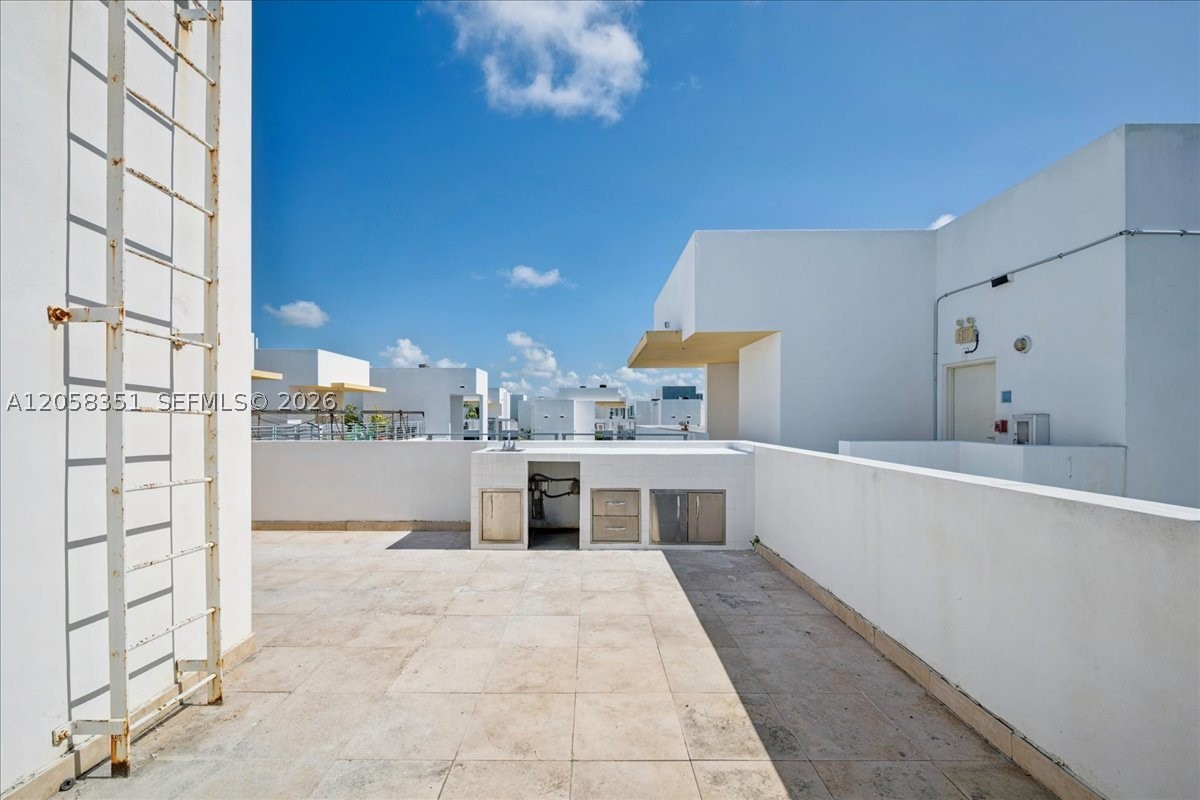 LOFTS AT MAYFAIR CONDO - Residential