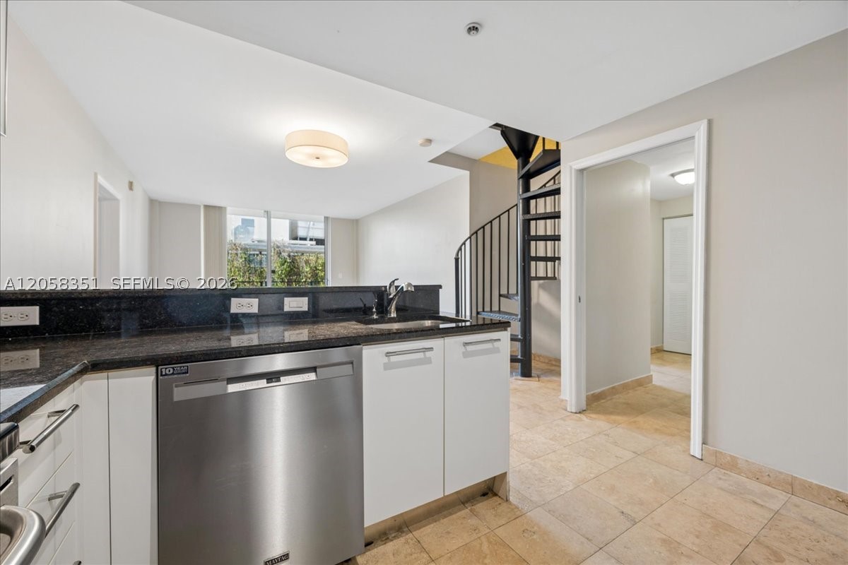 LOFTS AT MAYFAIR CONDO - Residential