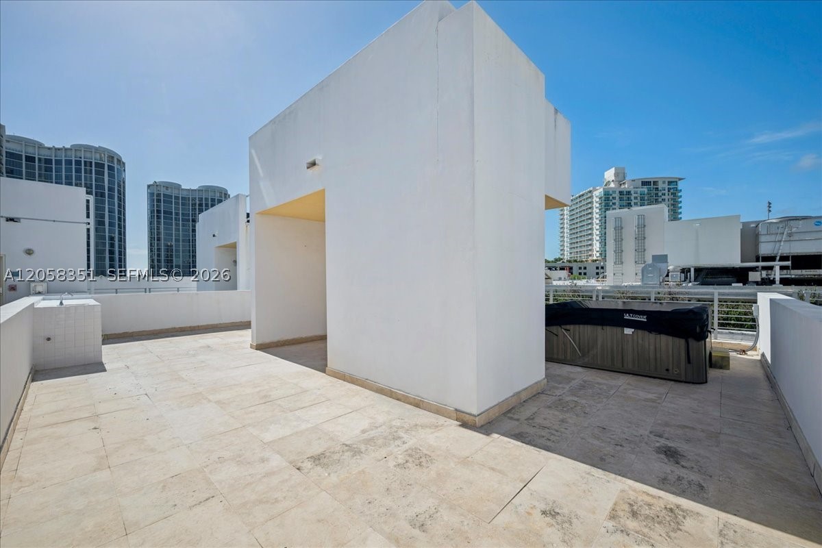 LOFTS AT MAYFAIR CONDO - Residential