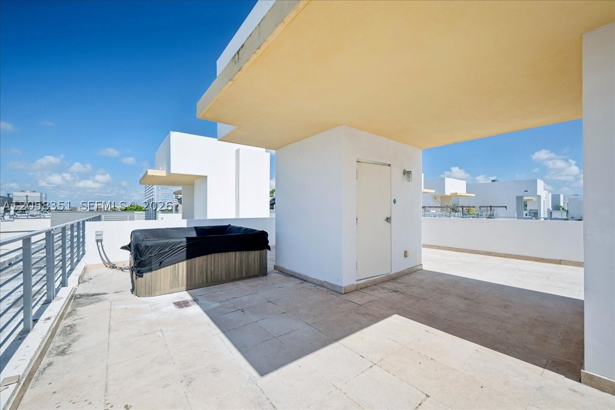 LOFTS AT MAYFAIR CONDO - Residential