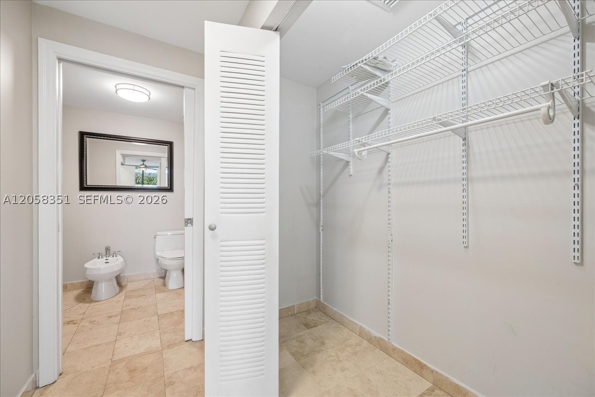 LOFTS AT MAYFAIR CONDO - Residential