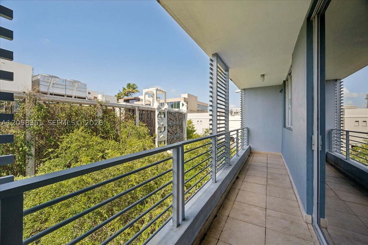 LOFTS AT MAYFAIR CONDO - Residential