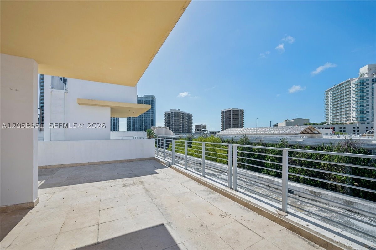 LOFTS AT MAYFAIR CONDO - Residential