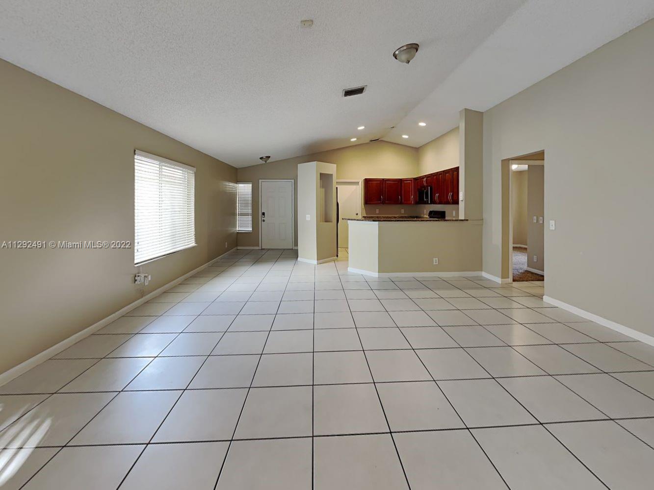 SECTORS 3 & 4 BOUNDARY PL - Residential Lease