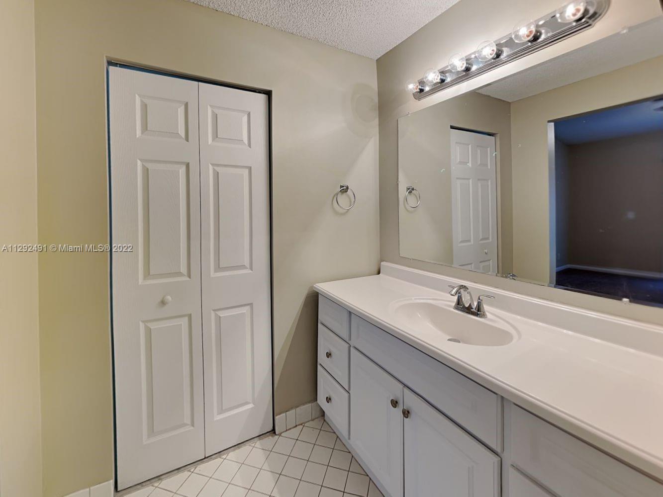 SECTORS 3 & 4 BOUNDARY PL - Residential Lease