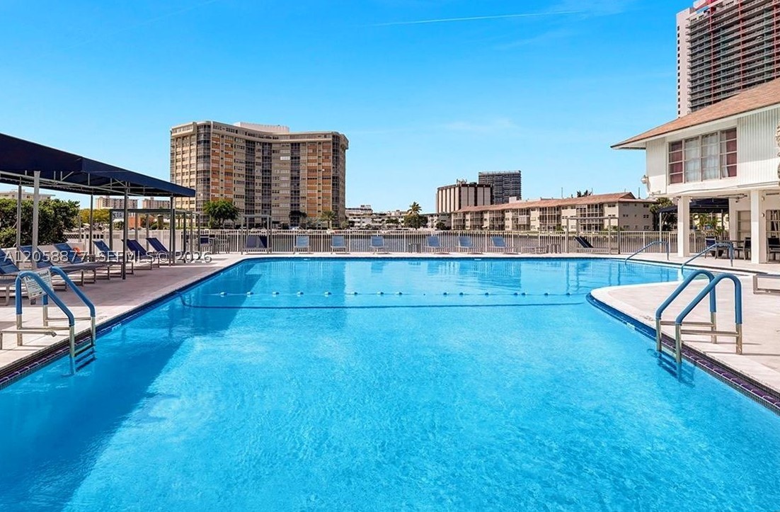 PLAZA TOWERS SOUTH CONDO - Residential