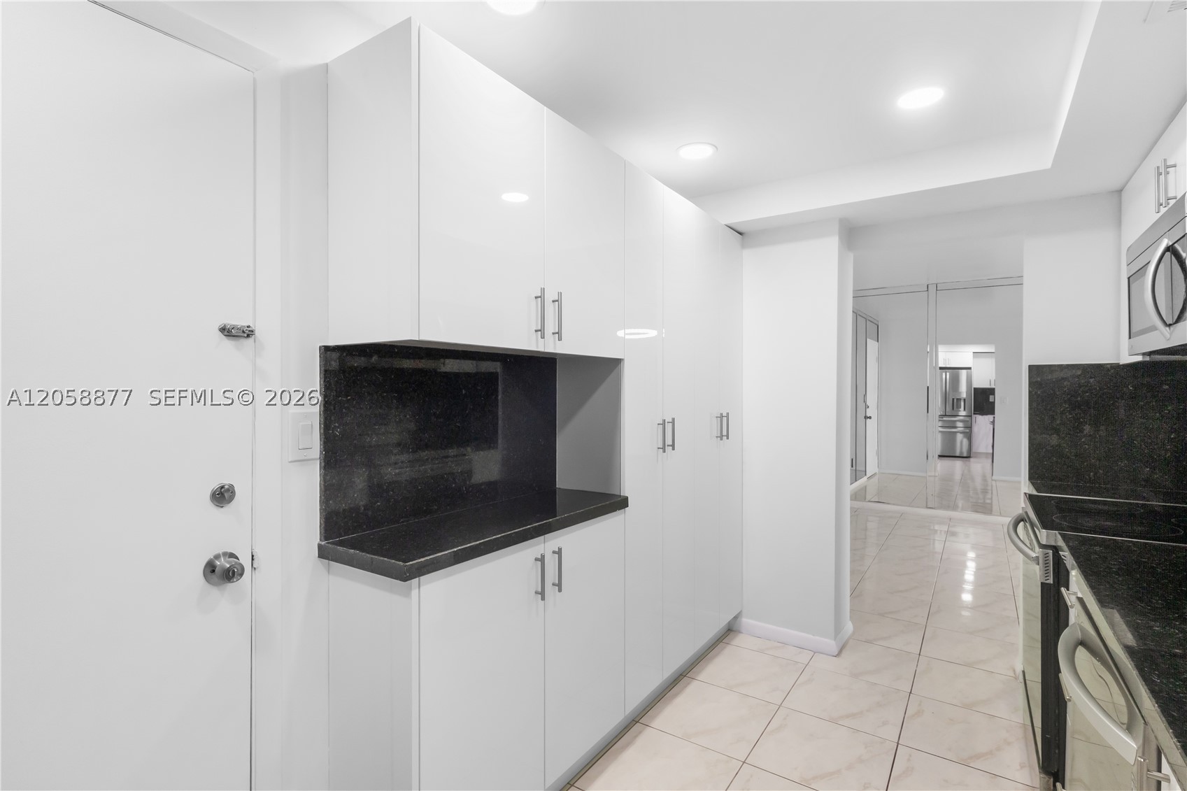 PLAZA TOWERS SOUTH CONDO - Residential