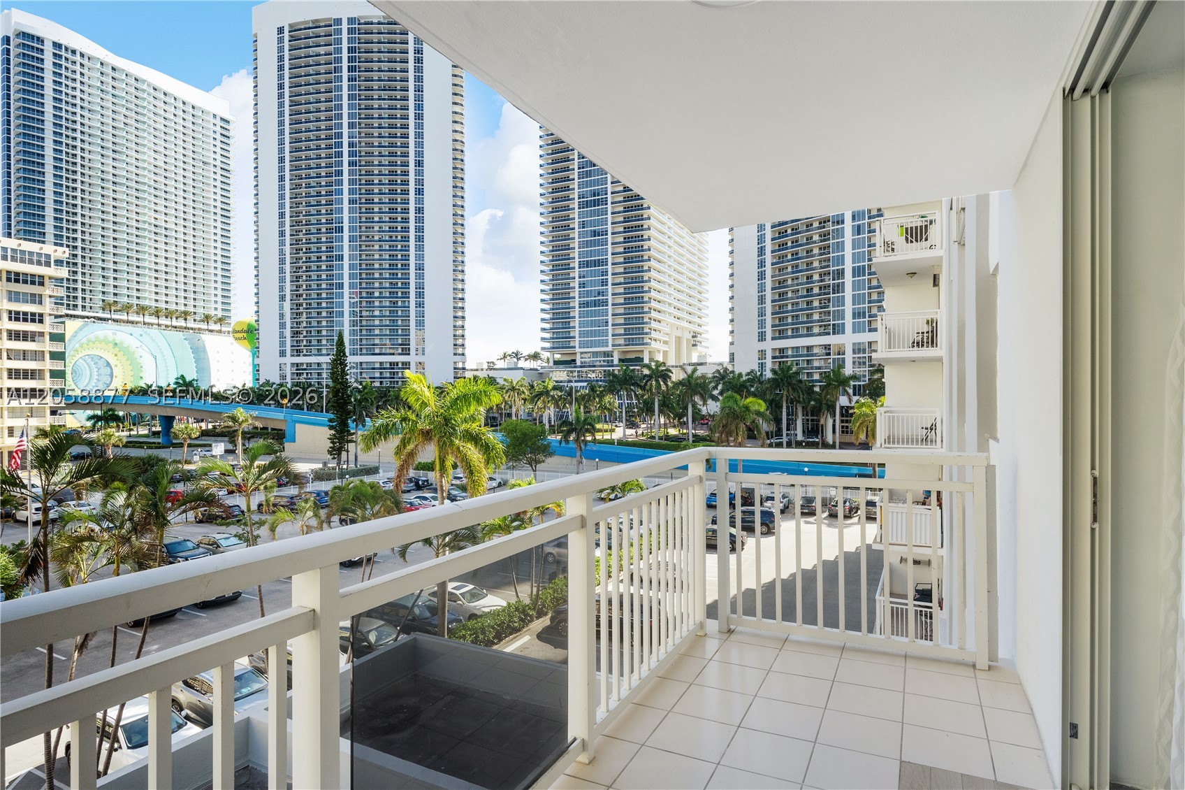 PLAZA TOWERS SOUTH CONDO - Residential