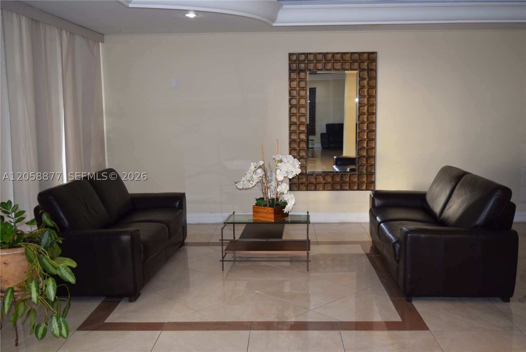 PLAZA TOWERS SOUTH CONDO - Residential