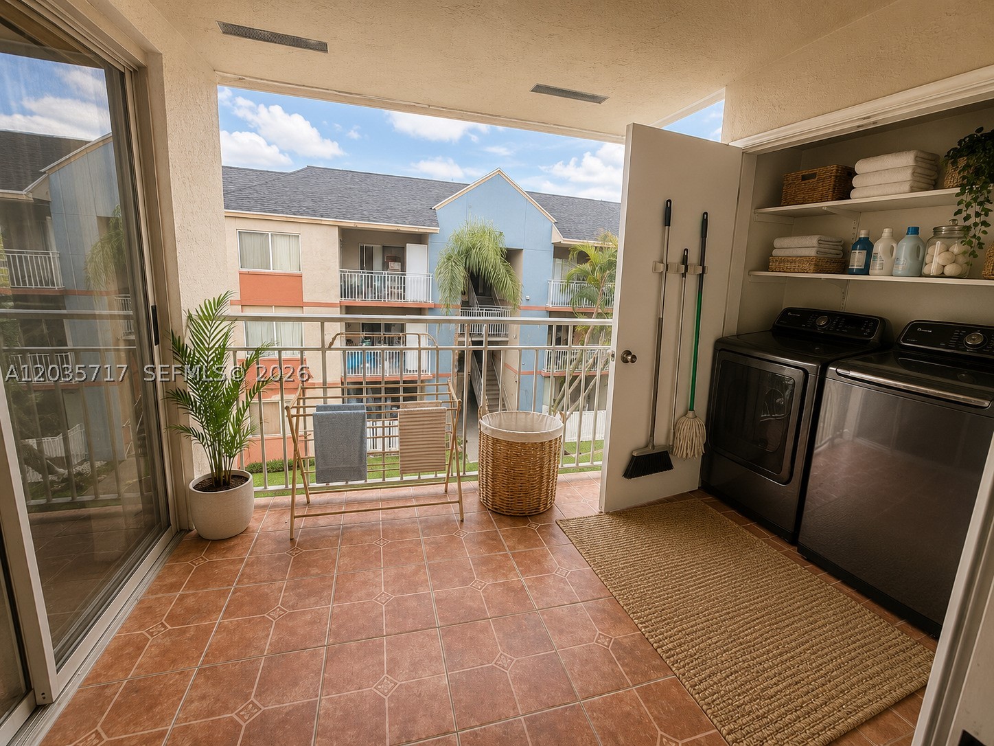 VILLA RUSTICA I CONDO - Residential Lease