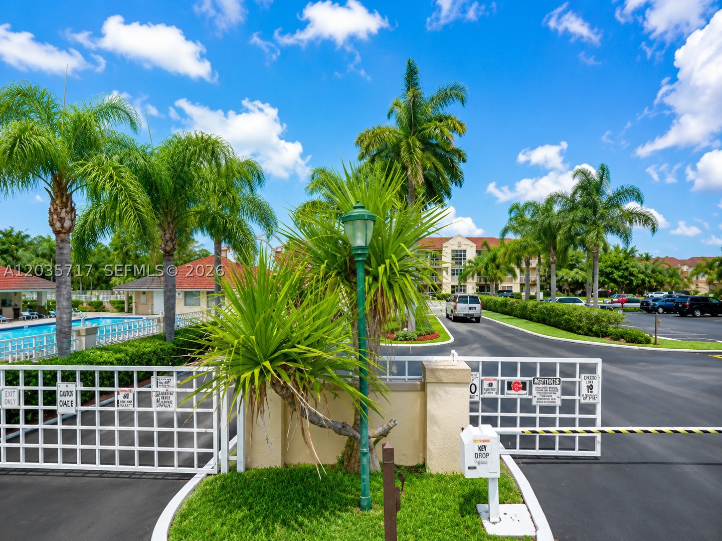 VILLA RUSTICA I CONDO - Residential Lease