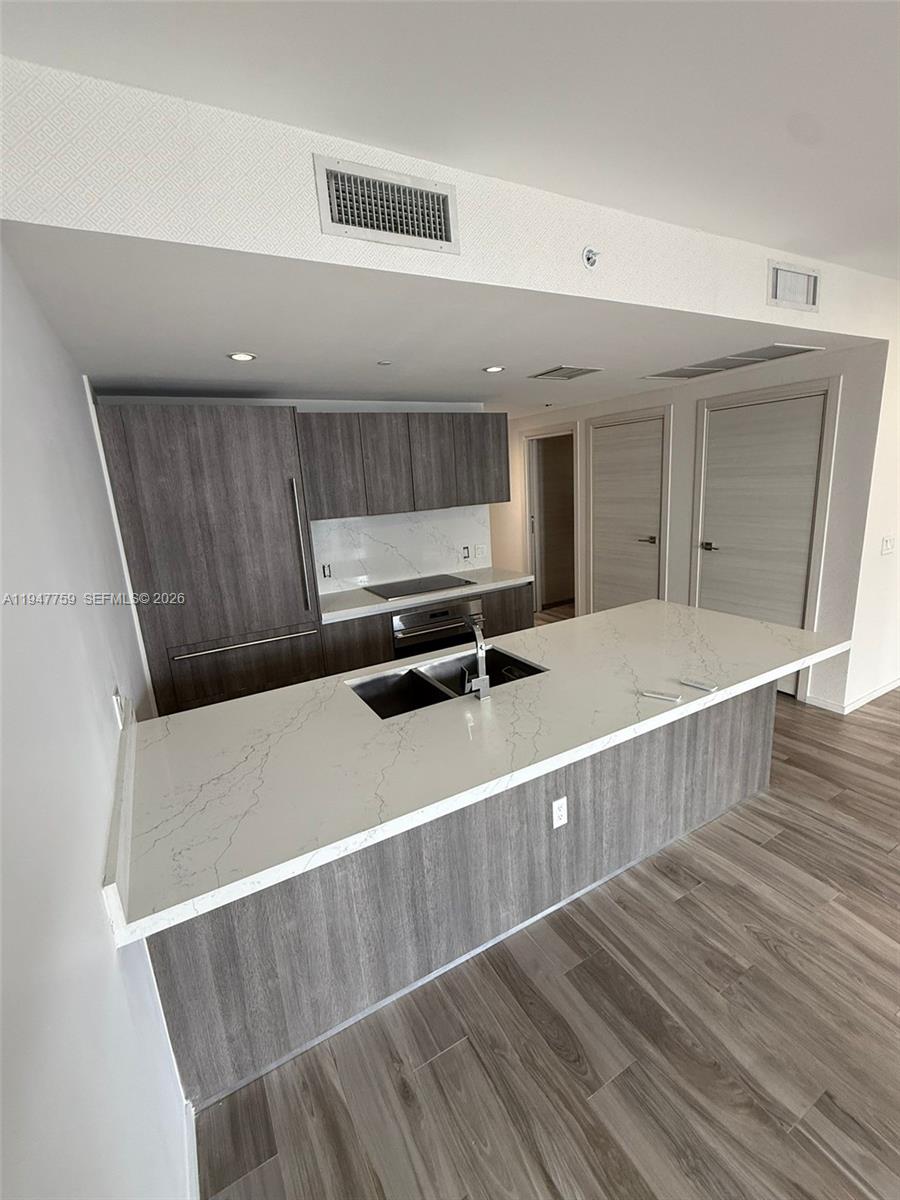 801 SMA RESIDENCES CONDO - Residential Lease