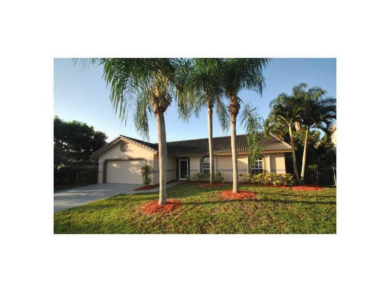 Another professionally managed residence from America's largest single family home rental specialist. This charming home boasts fresh paint, ceiling fan, wood floors,  gorgeous kitchen with granite countertops and beautiful wood cabinets with glass inlays , and a screened patio for relaxing. 2 large pets accepted, subject to HOA/municipality requirements. Enjoy peace of mind, excellent quality and value!