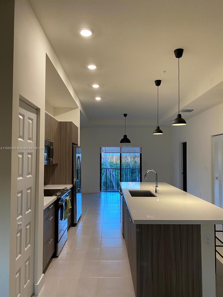 APEX AT PARK CENTRAL COND - Residential