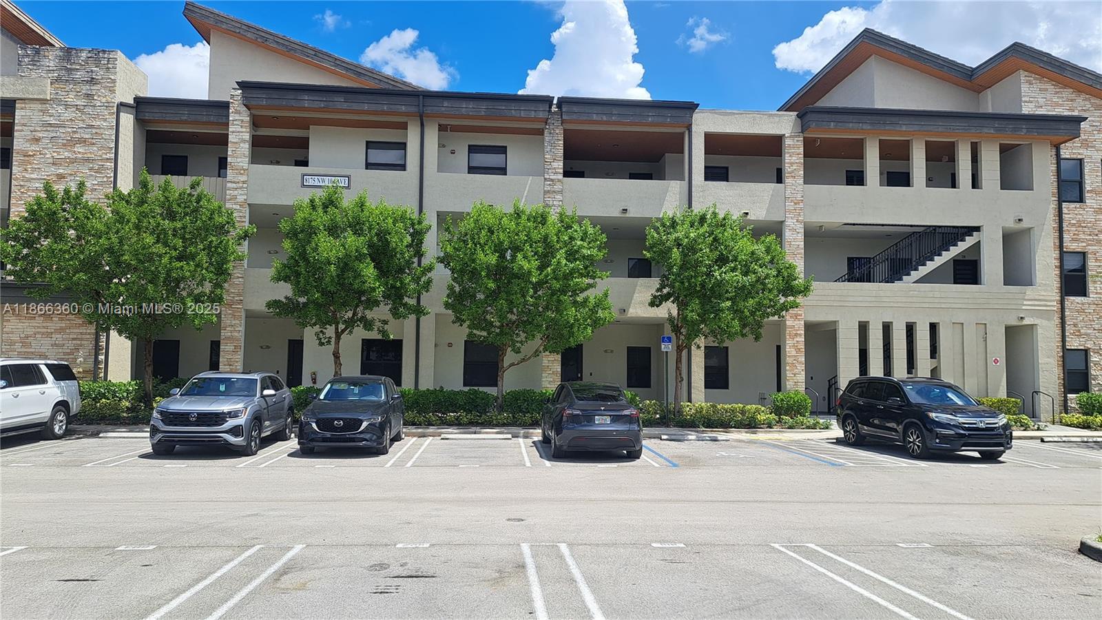 APEX AT PARK CENTRAL COND - Residential