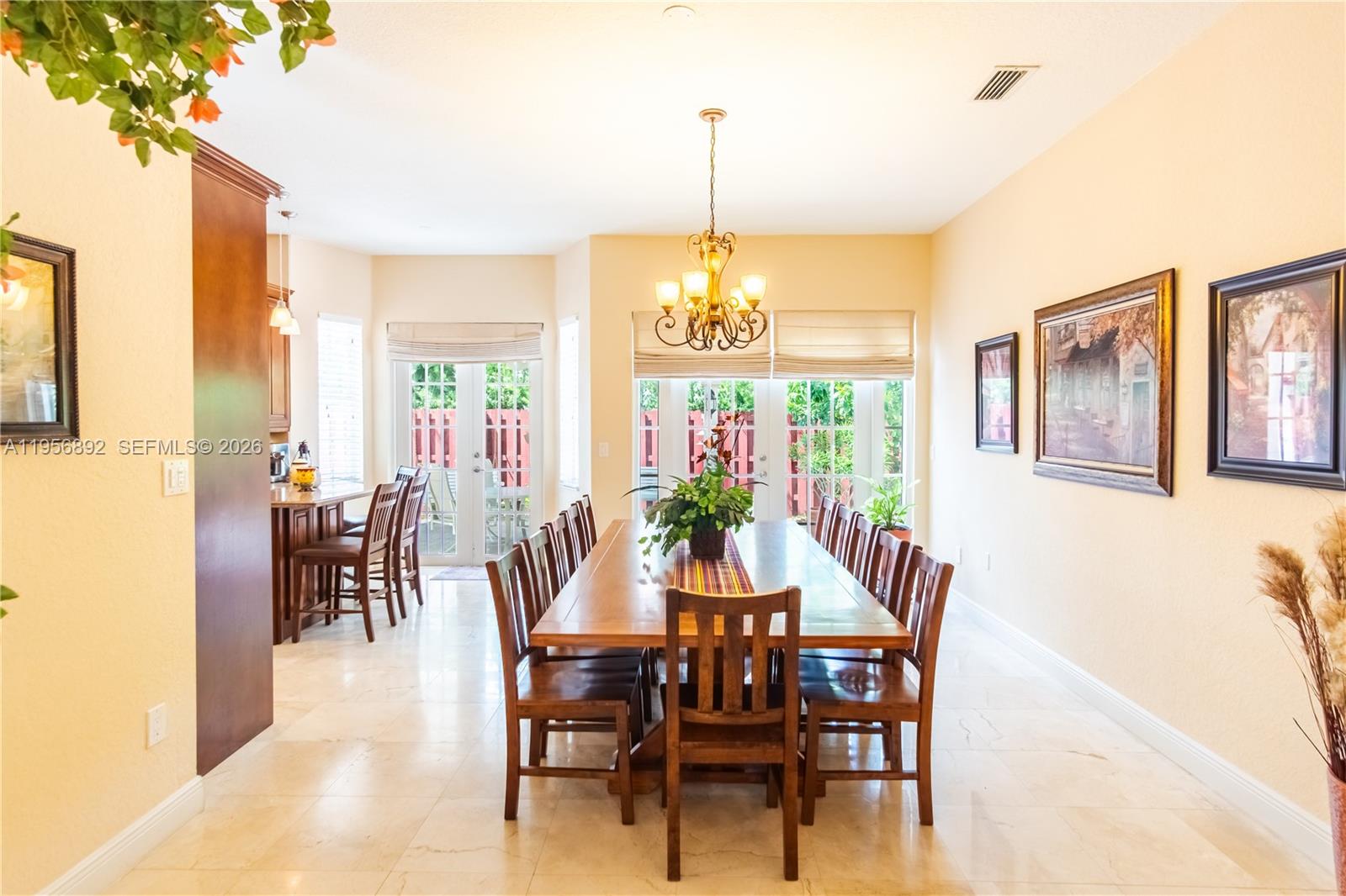 DORAL SANDS - Residential