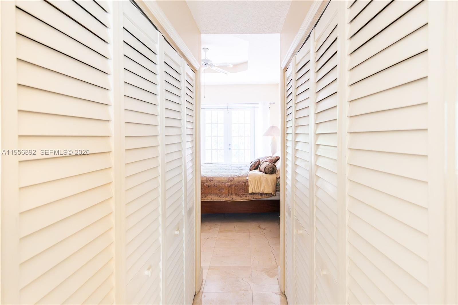 DORAL SANDS - Residential