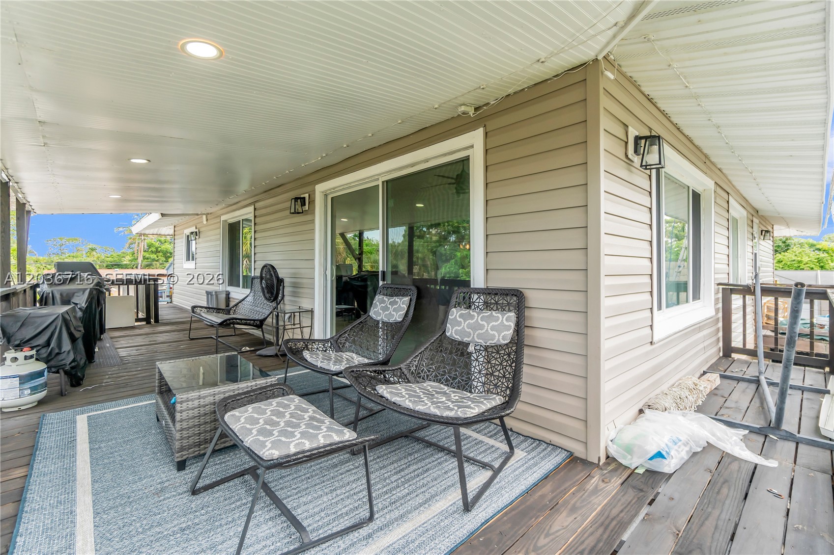 COUNTRY CLUB ACRES 5 - Residential