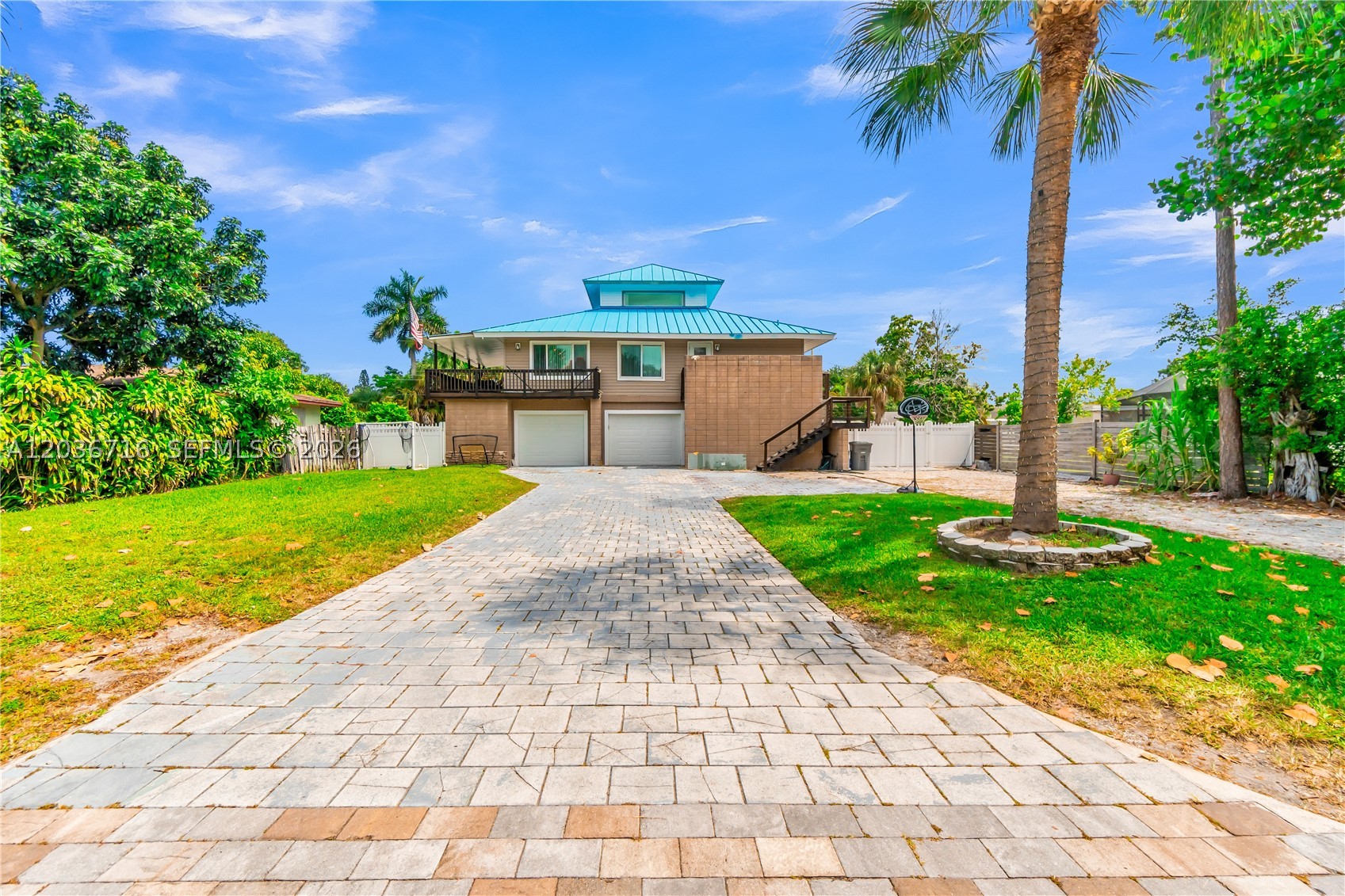 COUNTRY CLUB ACRES 5 - Residential