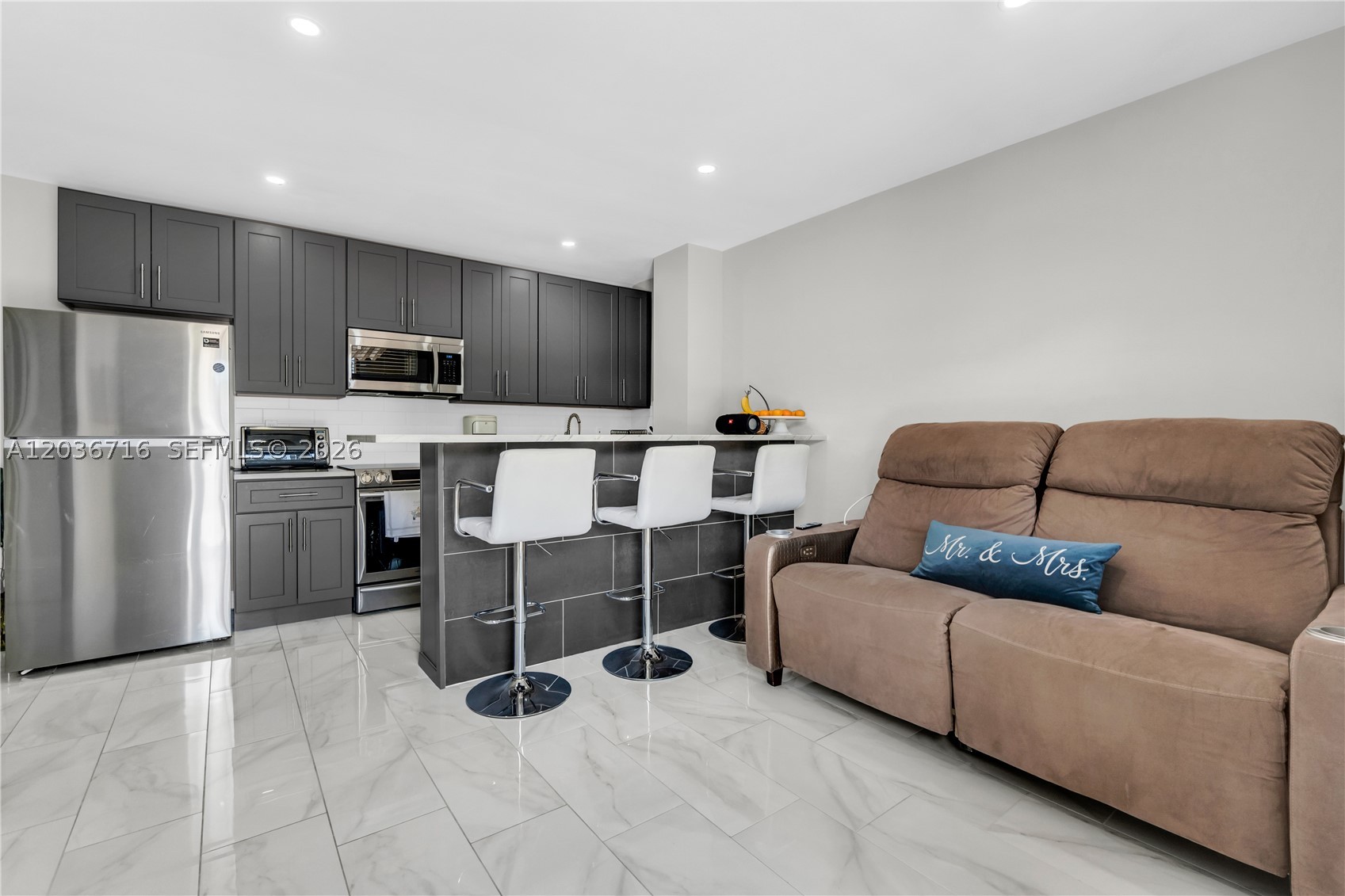 COUNTRY CLUB ACRES 5 - Residential