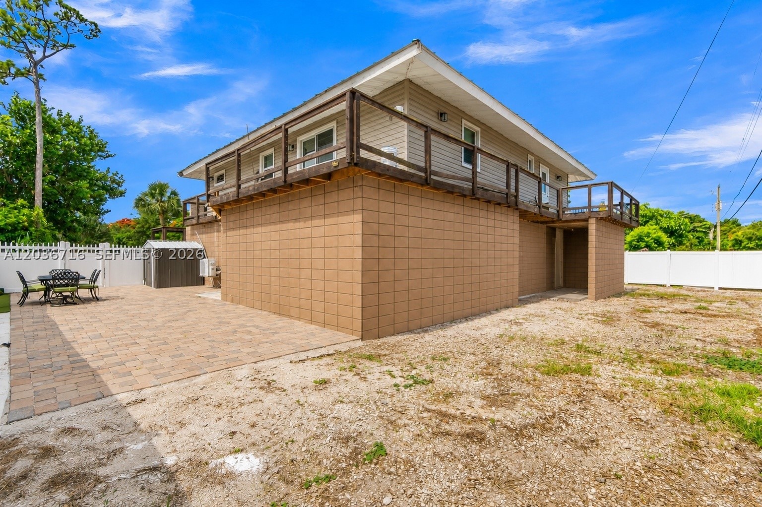 COUNTRY CLUB ACRES 5 - Residential