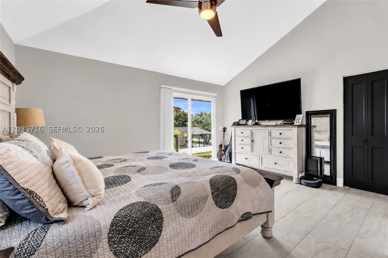 COUNTRY CLUB ACRES 5 - Residential