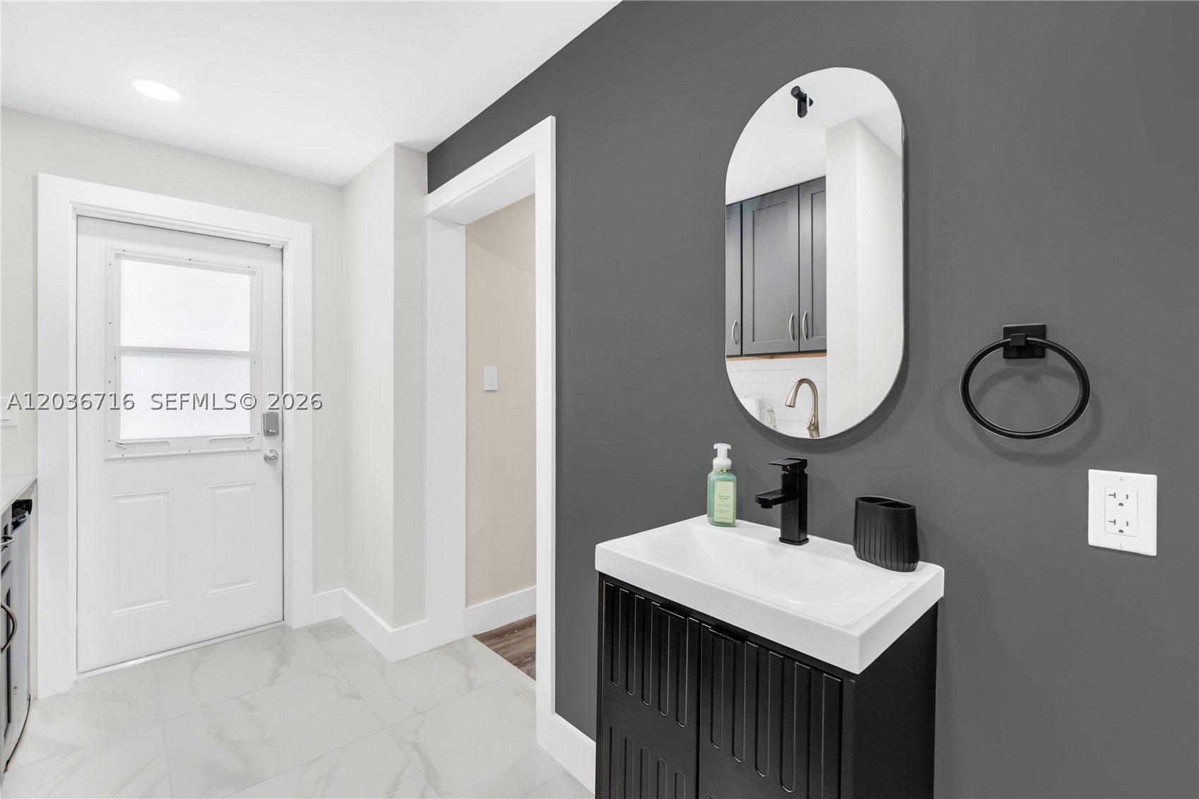 COUNTRY CLUB ACRES 5 - Residential