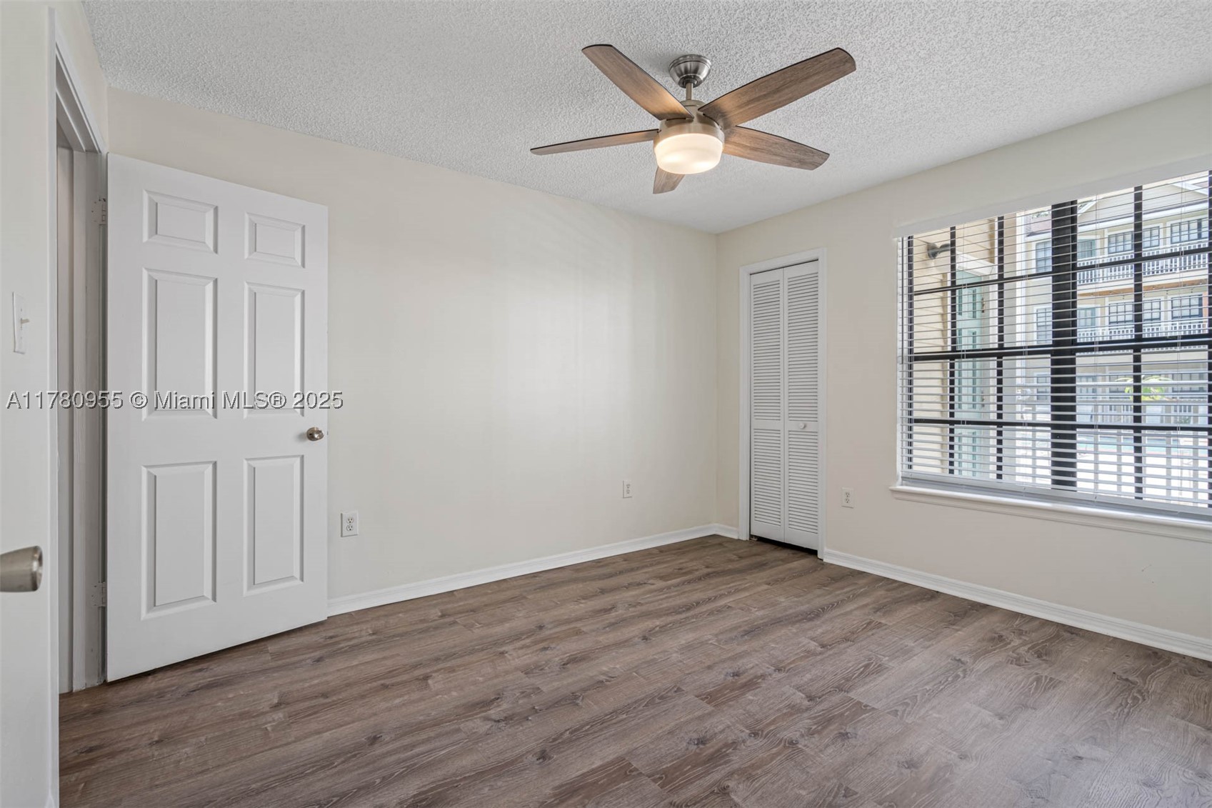 HYDE PARKPLACE II - Residential