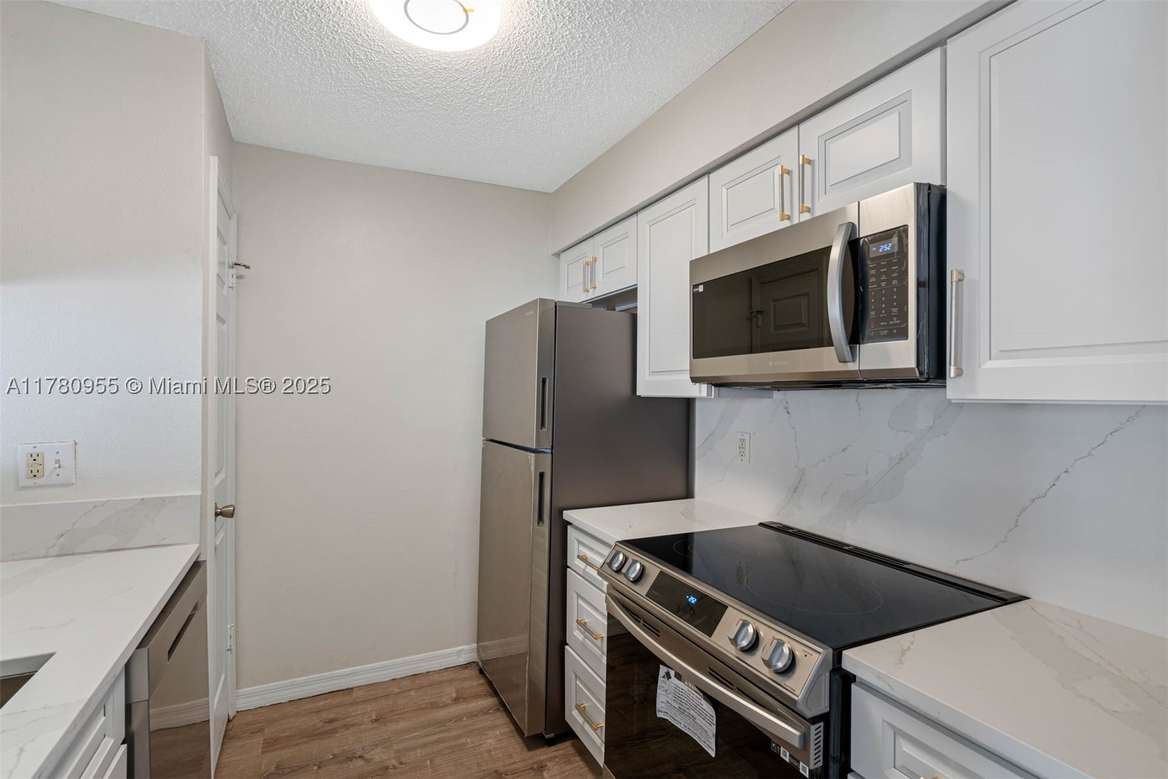 HYDE PARKPLACE II - Residential