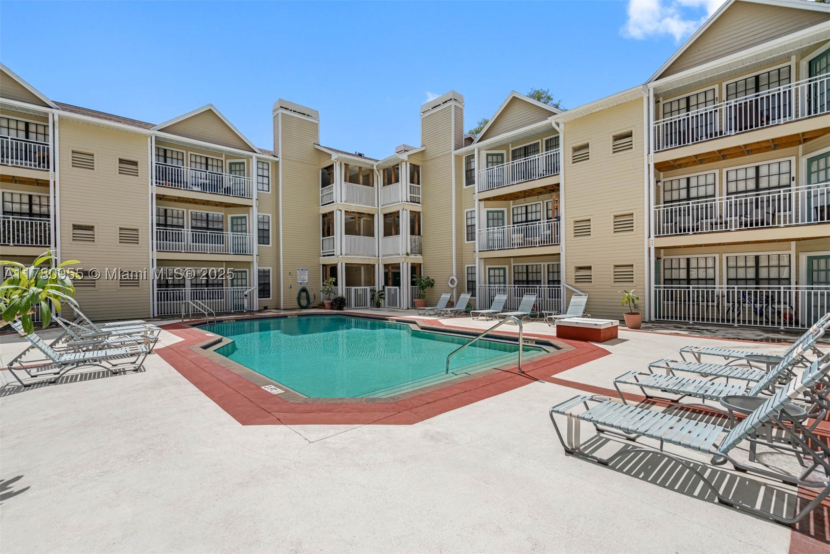 HYDE PARKPLACE II - Residential