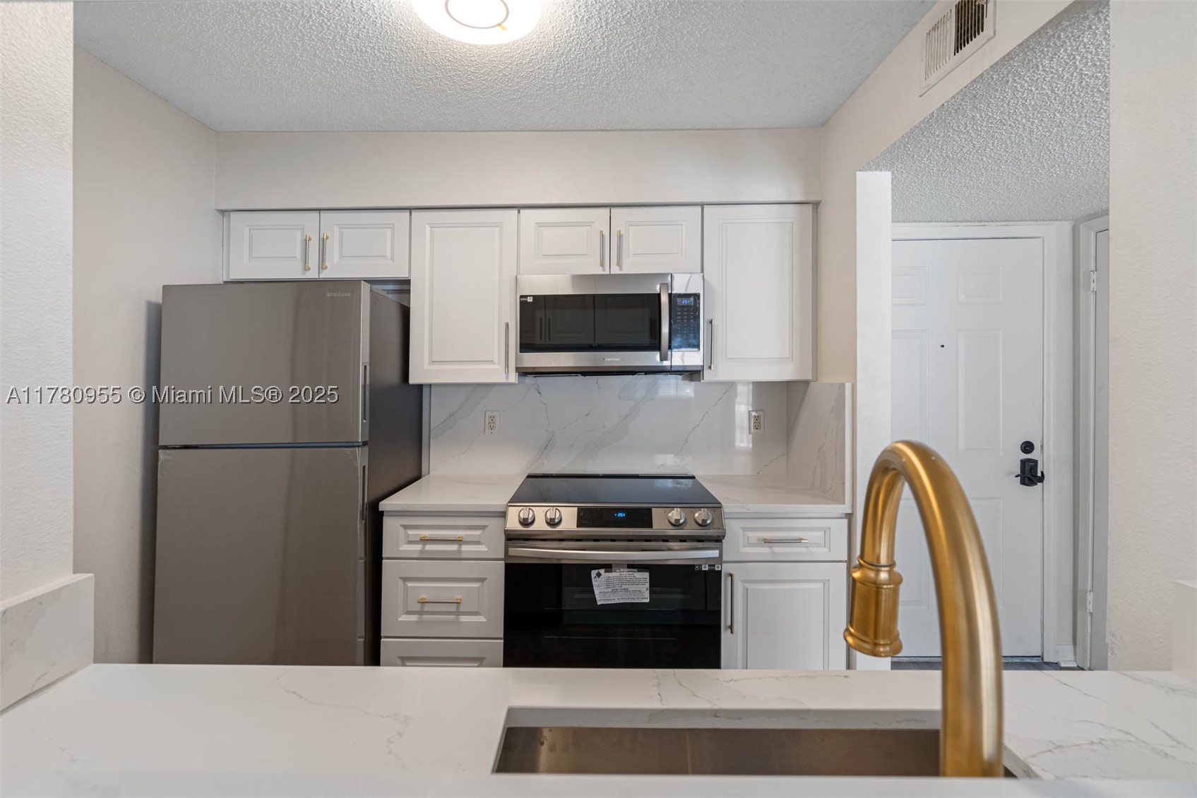 HYDE PARKPLACE II - Residential