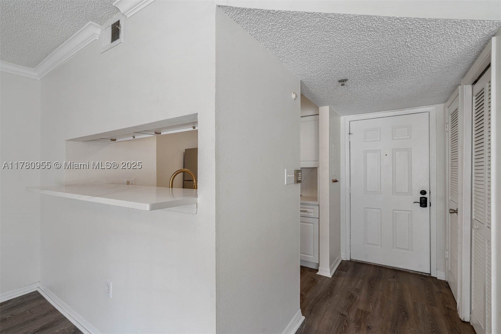 HYDE PARKPLACE II - Residential