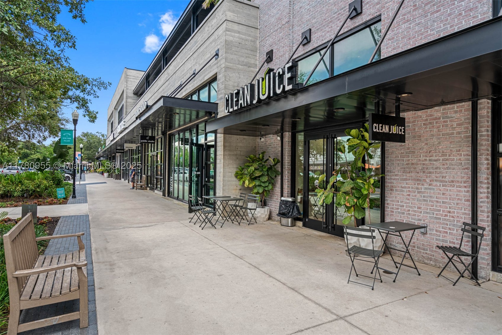 HYDE PARKPLACE II - Residential
