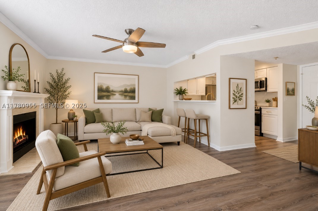 HYDE PARKPLACE II - Residential