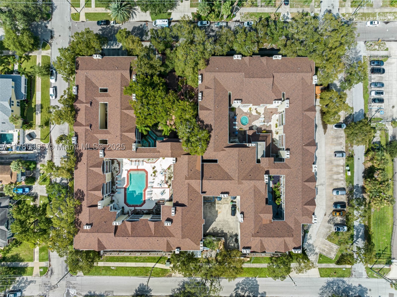 HYDE PARKPLACE II - Residential