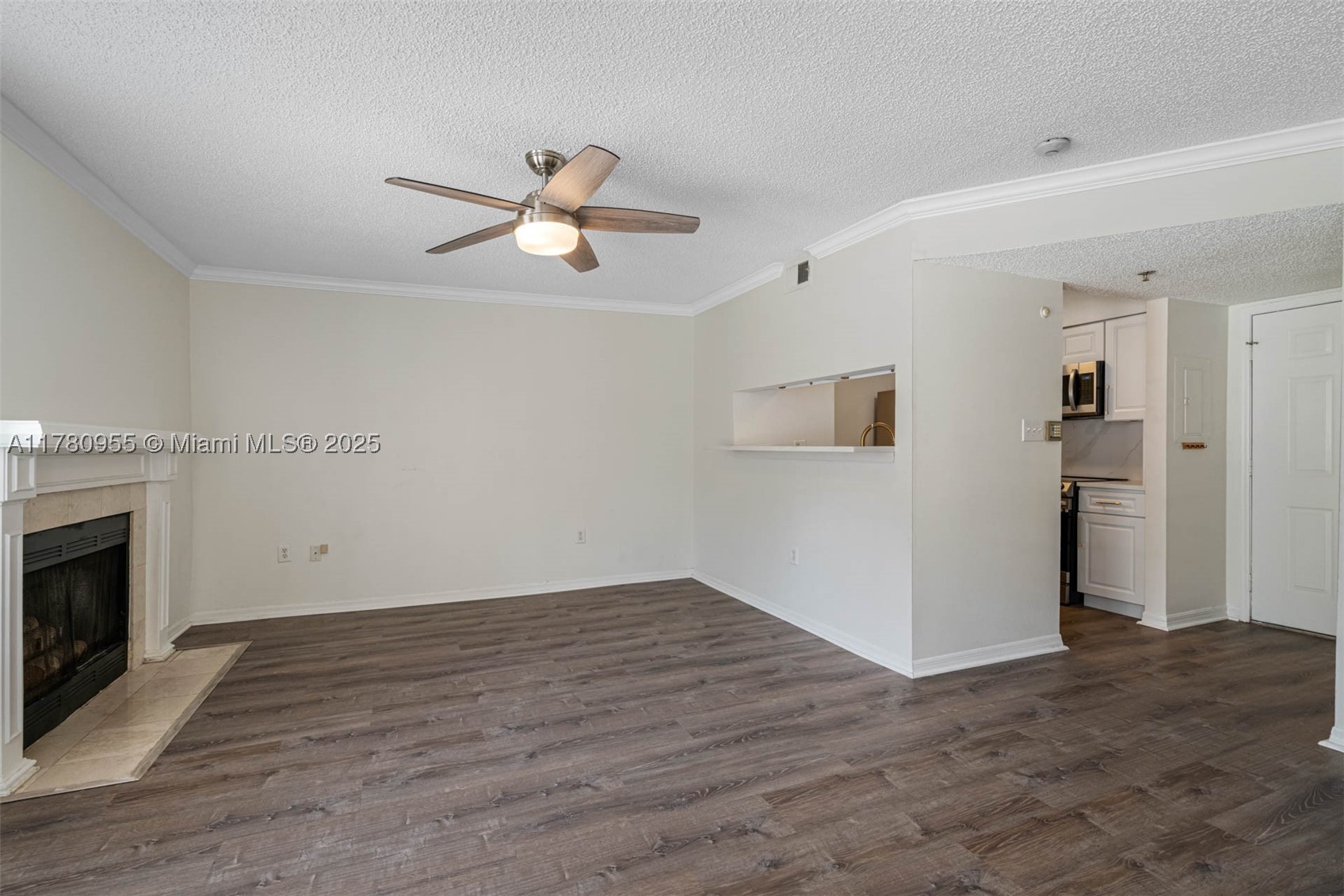 HYDE PARKPLACE II - Residential