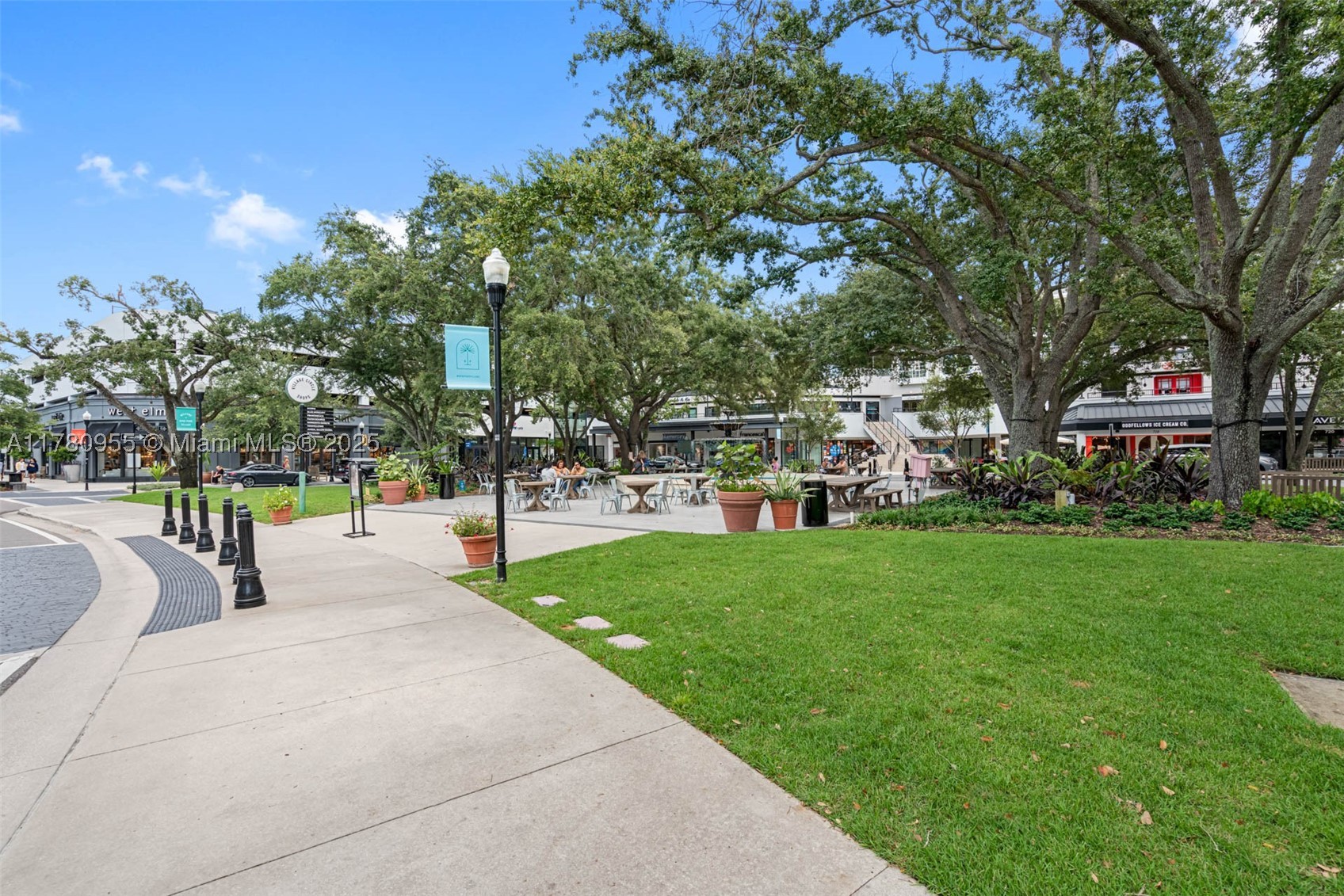 HYDE PARKPLACE II - Residential