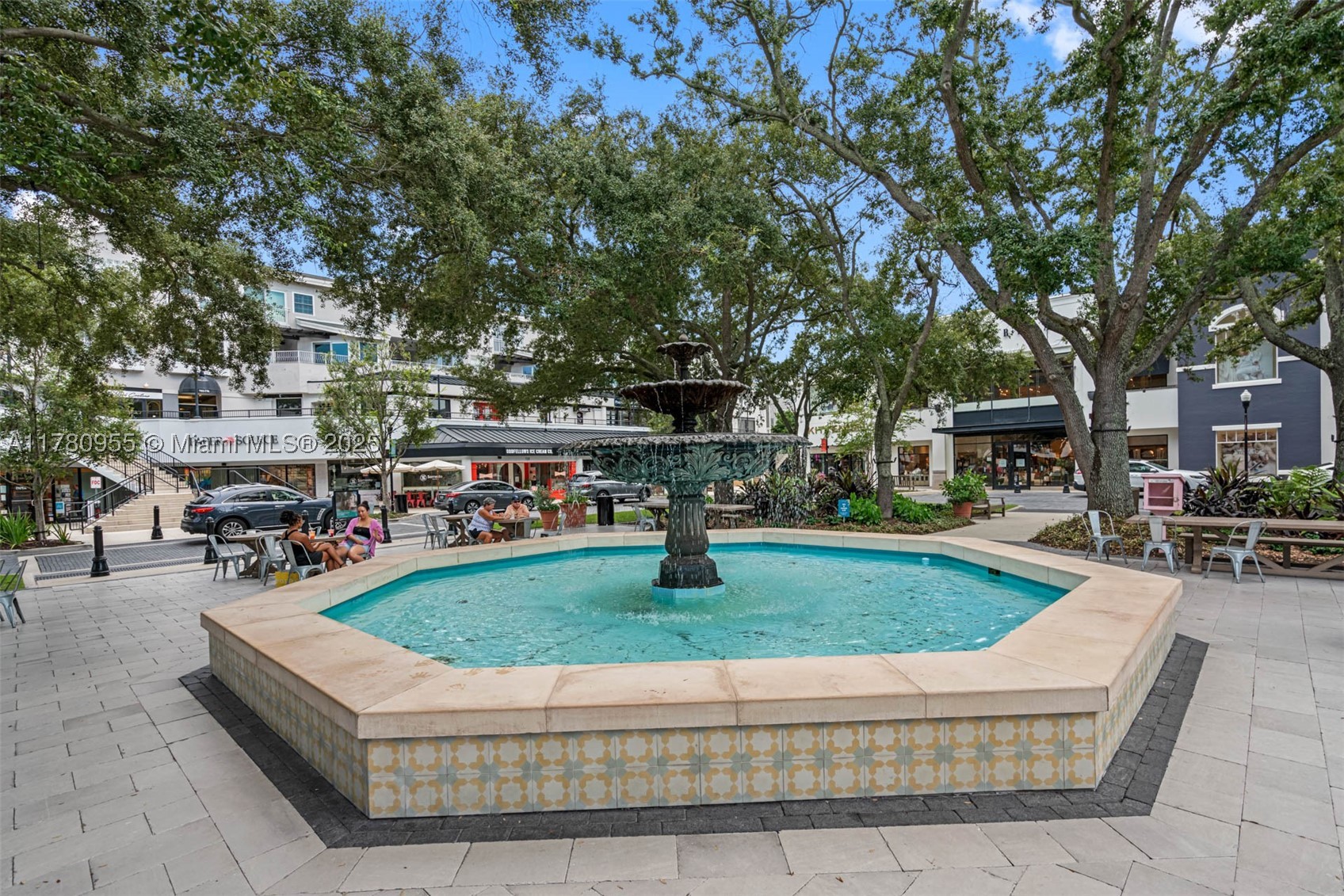 HYDE PARKPLACE II - Residential