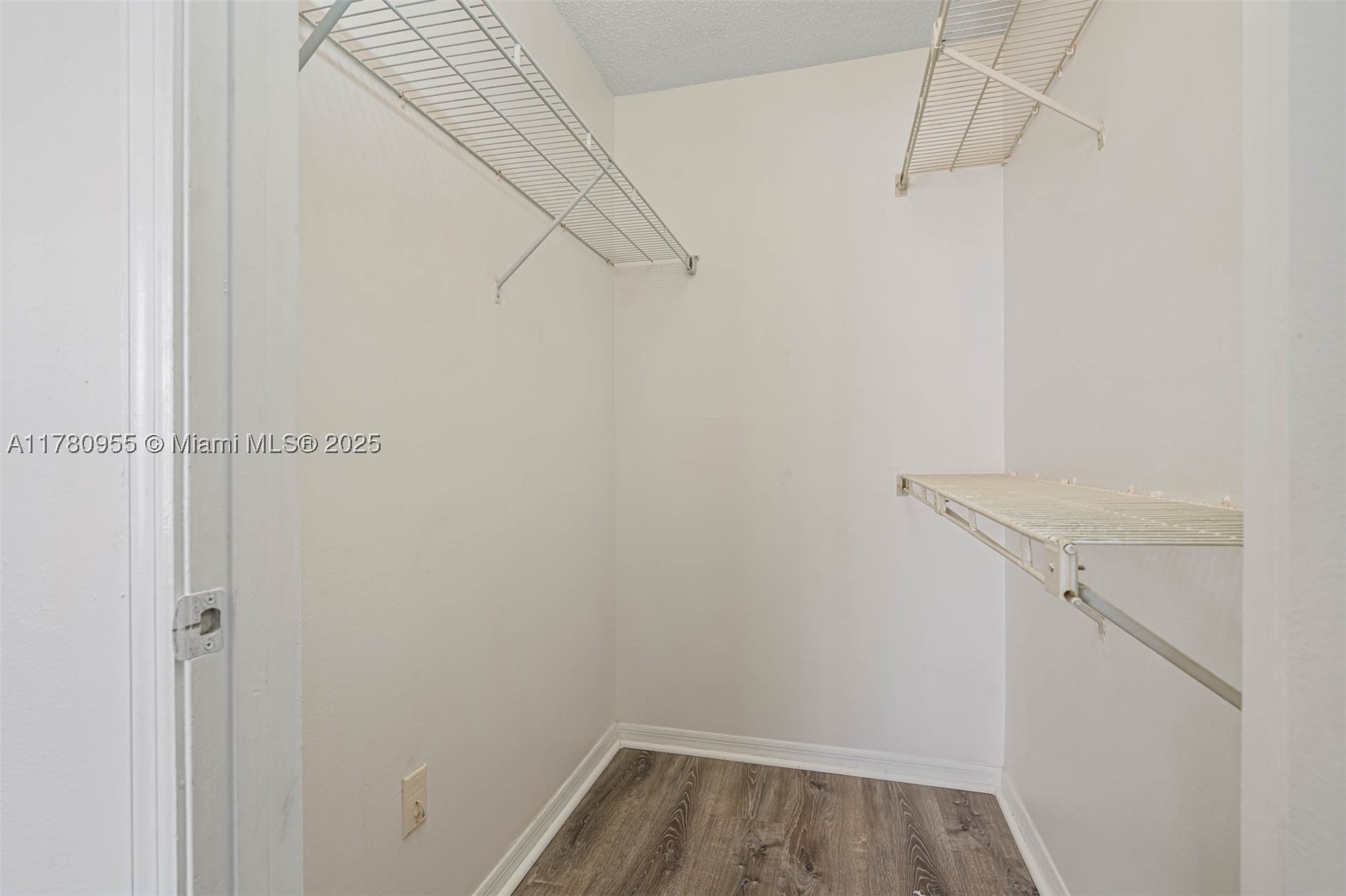HYDE PARKPLACE II - Residential