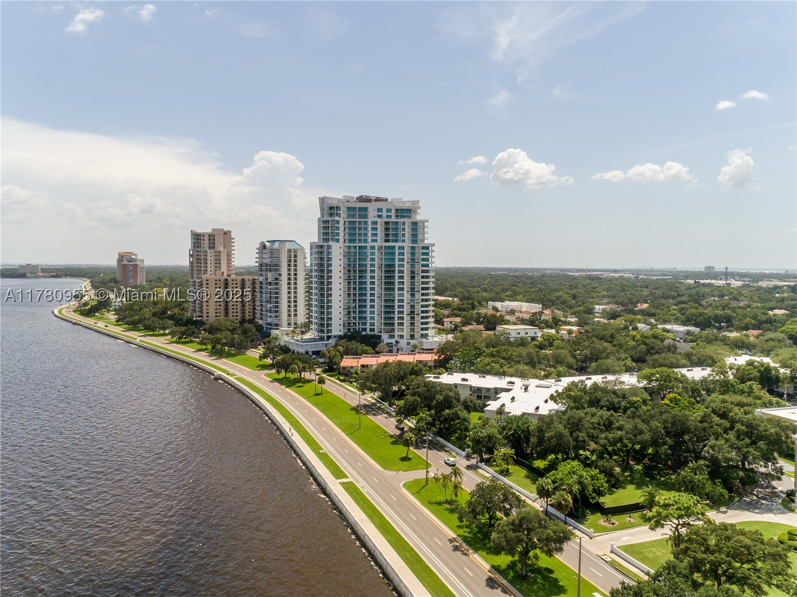 HYDE PARKPLACE II - Residential
