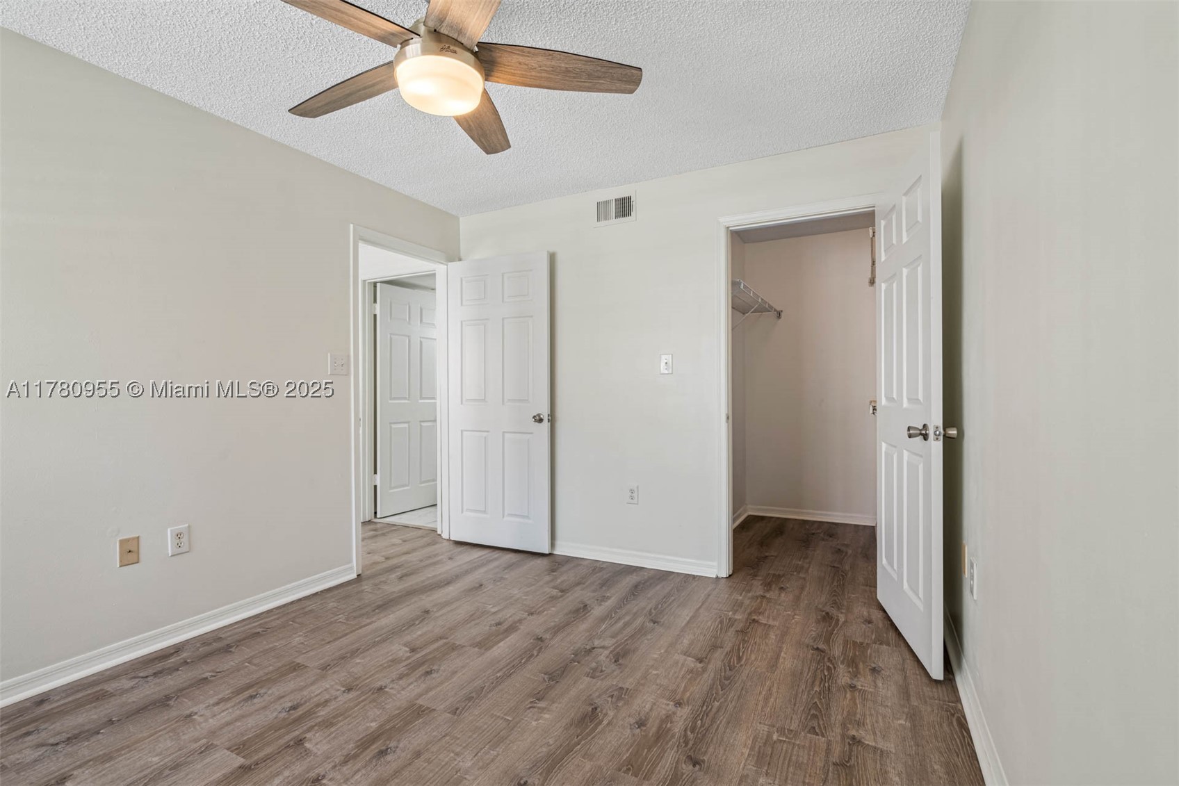 HYDE PARKPLACE II - Residential