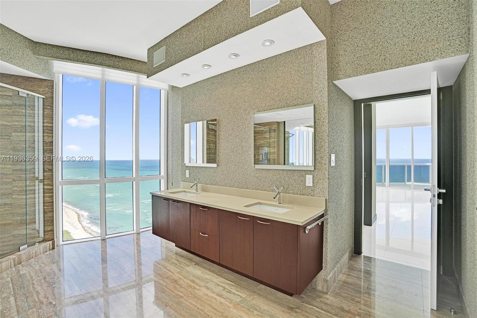 TDR TOWER III CONDO - Residential