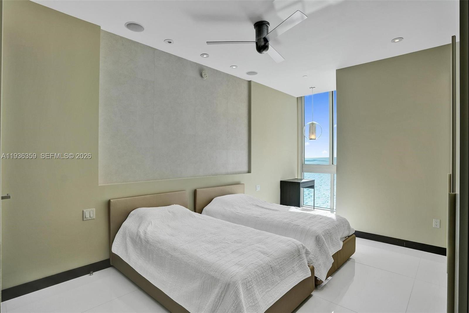 TDR TOWER III CONDO - Residential