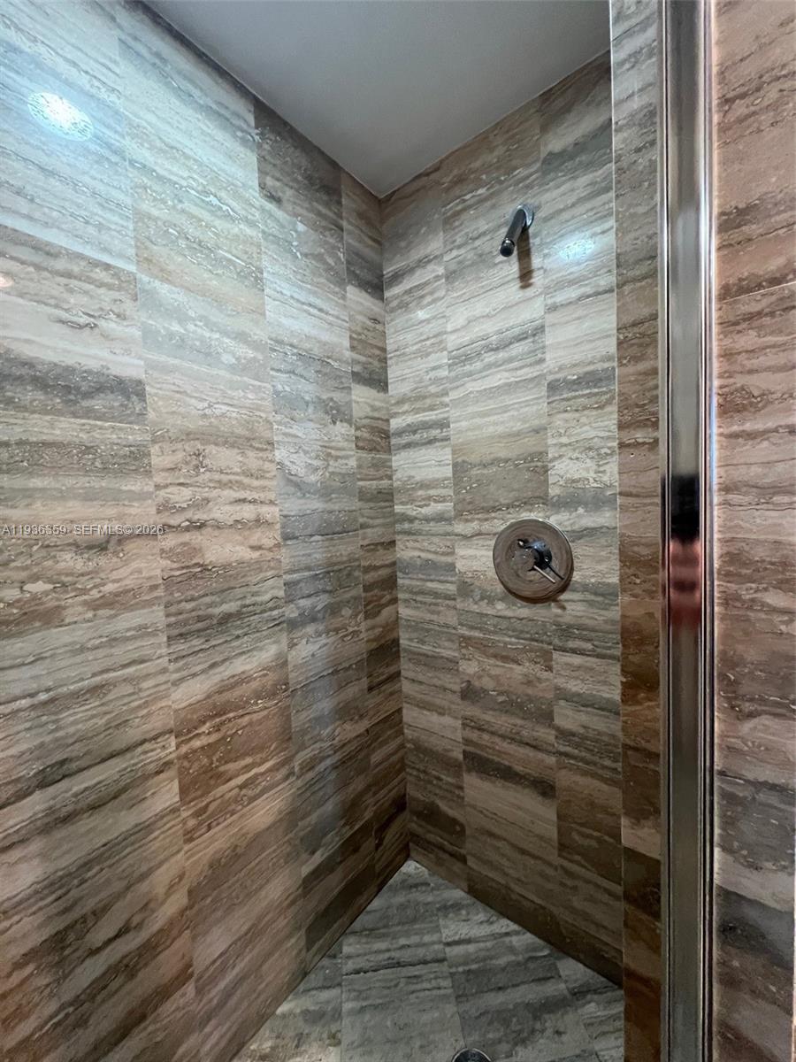 TDR TOWER III CONDO - Residential