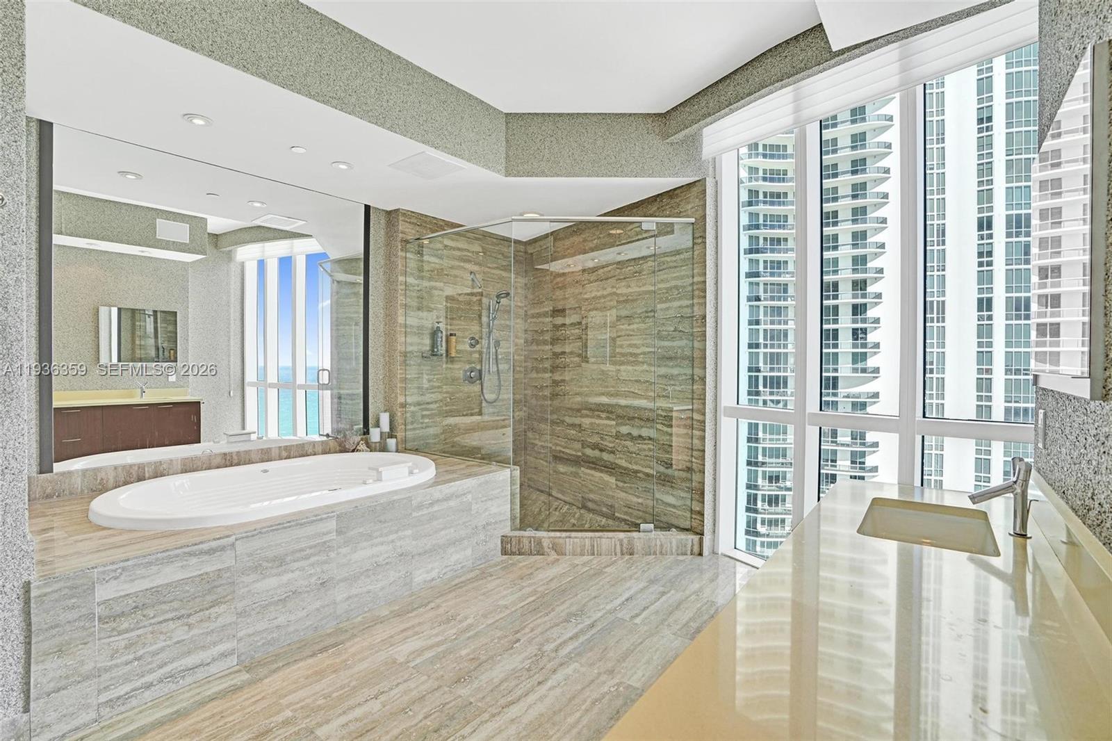 TDR TOWER III CONDO - Residential