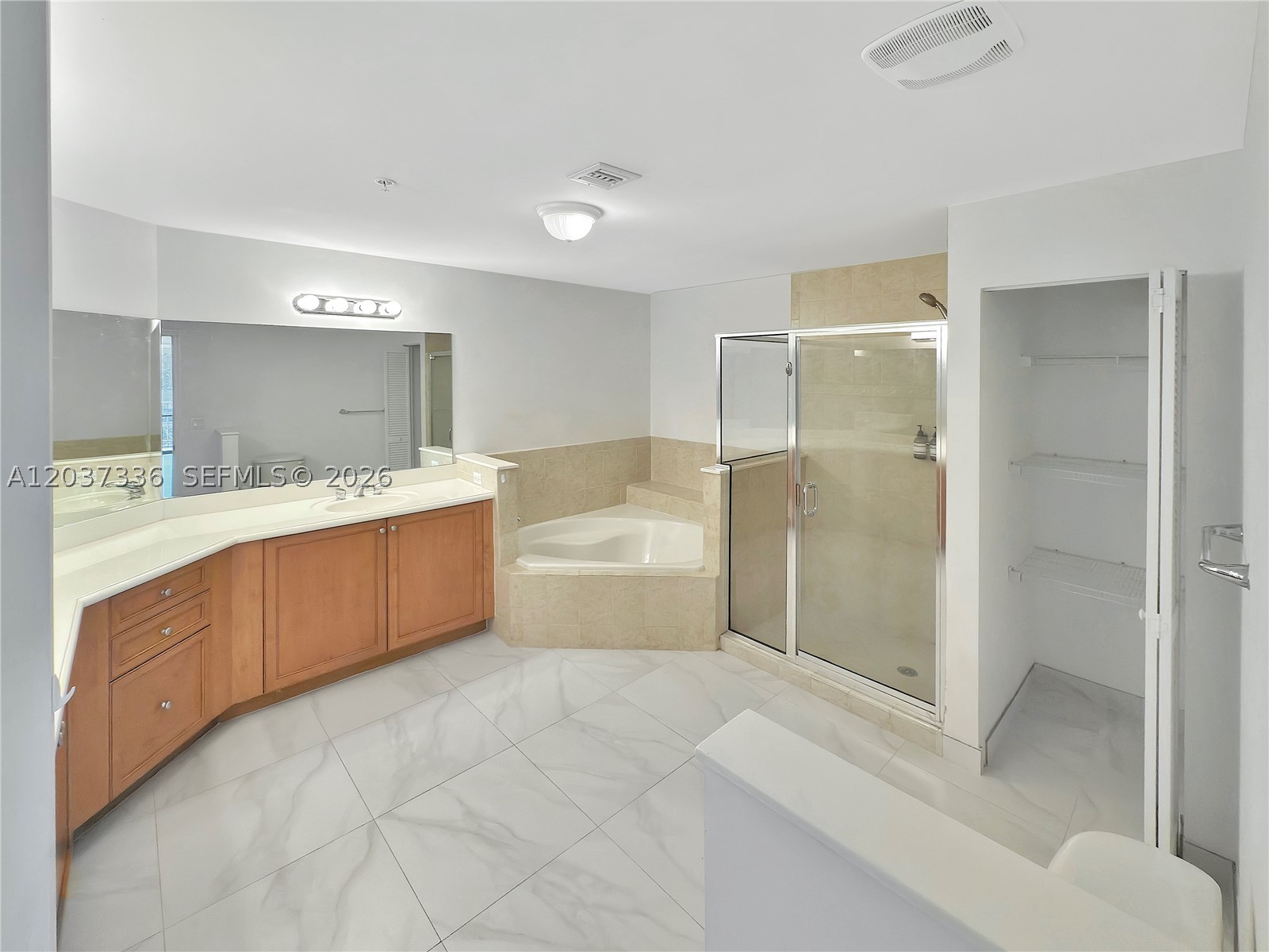 COLONNADE AT DADELAND SE - Residential