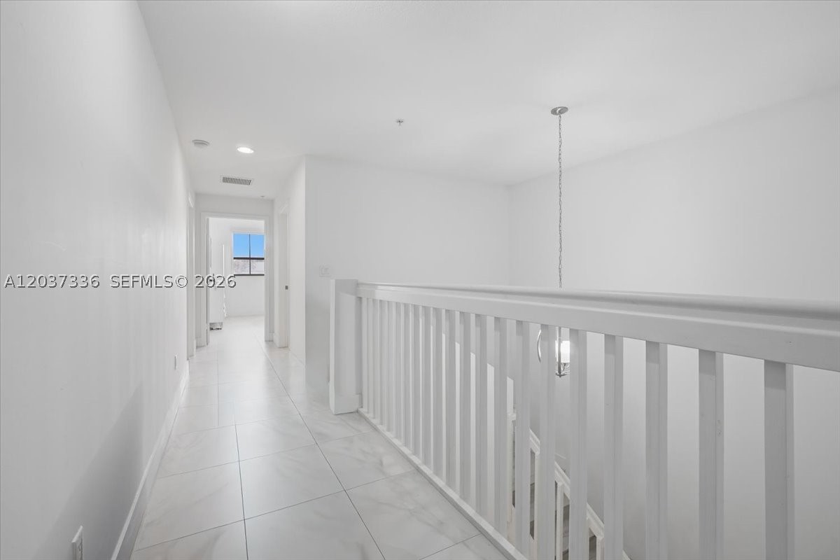 COLONNADE AT DADELAND SE - Residential