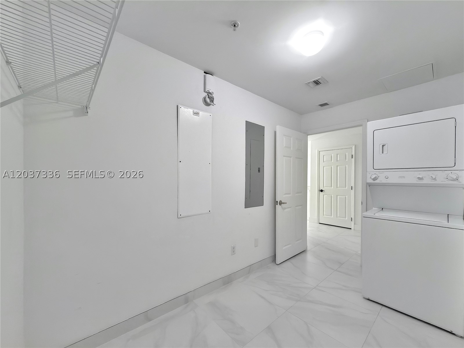 COLONNADE AT DADELAND SE - Residential
