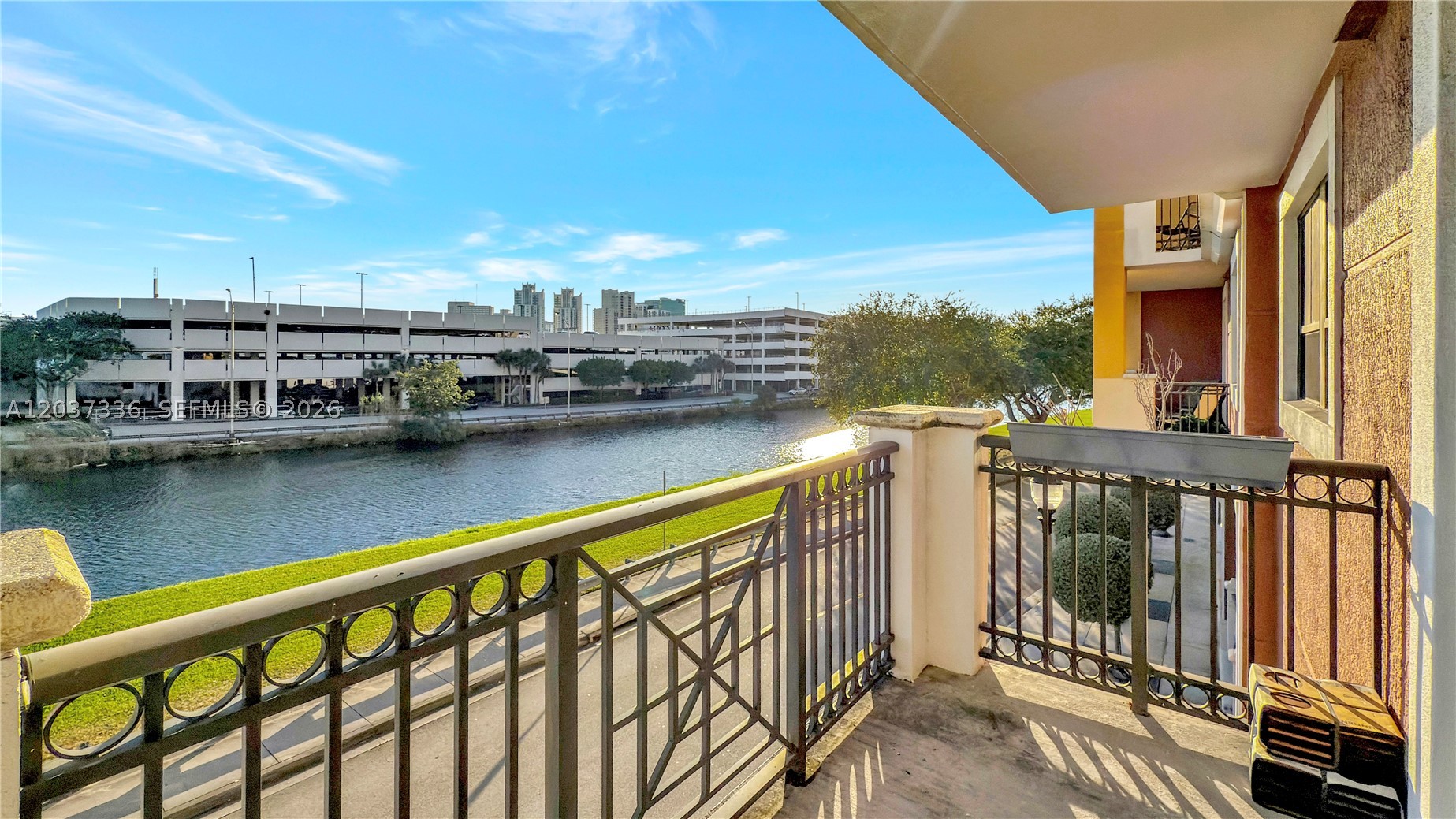 COLONNADE AT DADELAND SE - Residential
